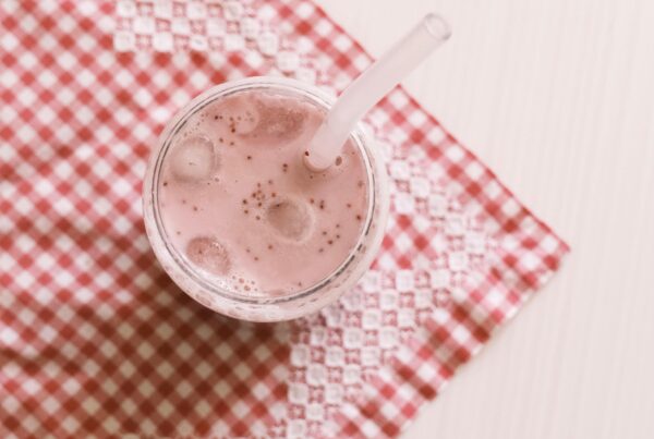 Batido de proteína con frutos rojos